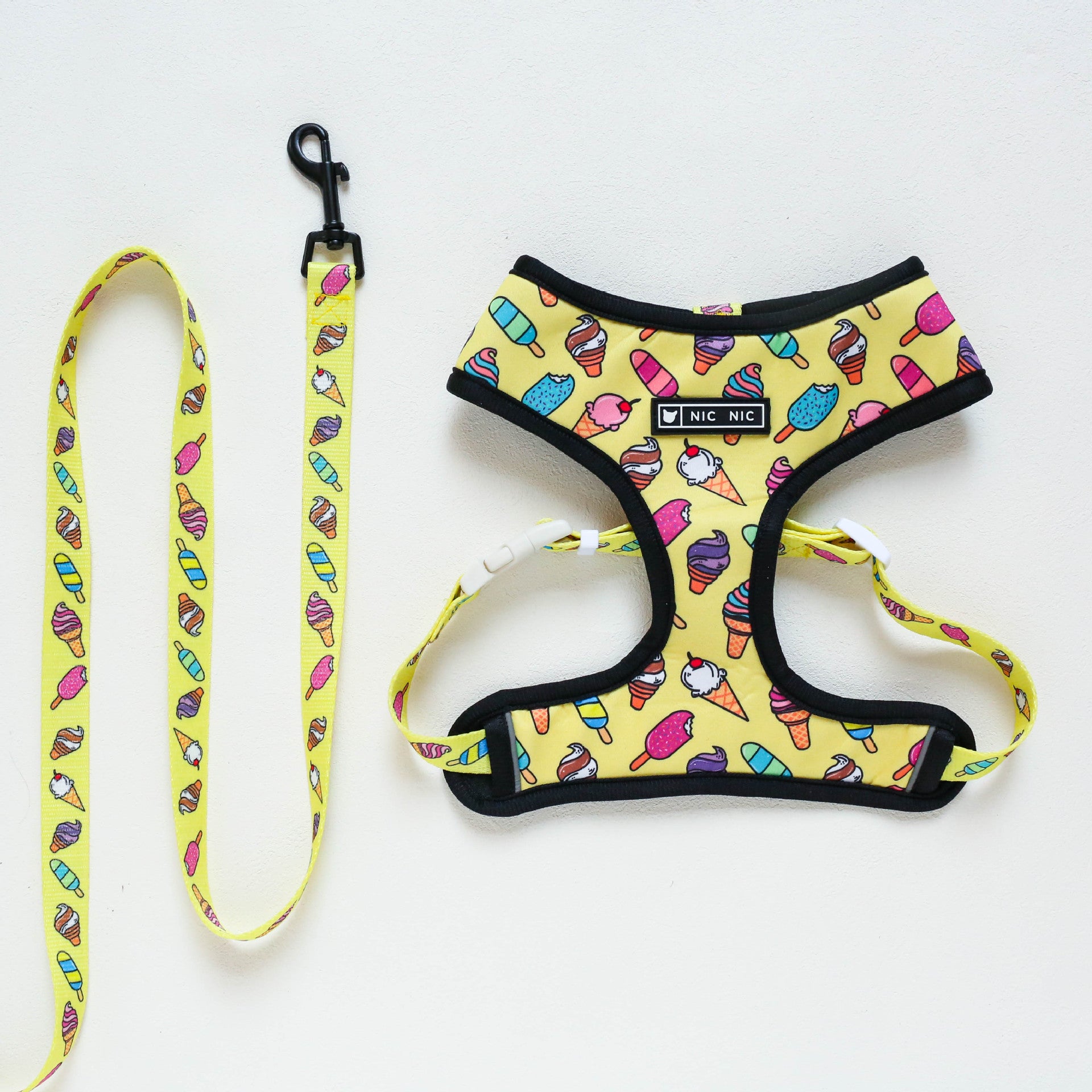 Ins explosion model dog small and medium-sized dog pets, breathable and breathable mesh leash