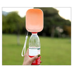 Dogs go out, kettle, drinker, portable water and food, pets can be accompanied by mineral water bottles to feed the drinker supplies